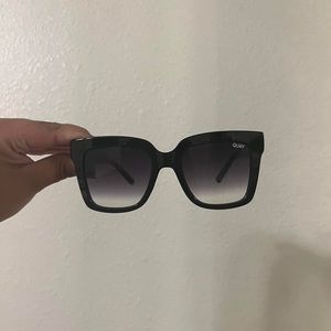 Quay sunglasses in style “icy”